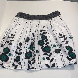 Women’s side zip skirt